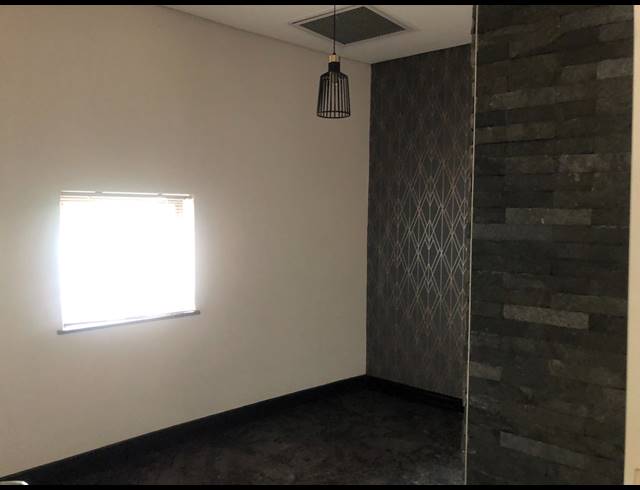982M² OFFICE TO LET IN HYDE PARK